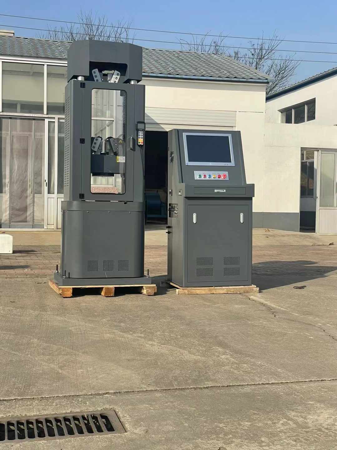 Hydrau servo universalis testis machina