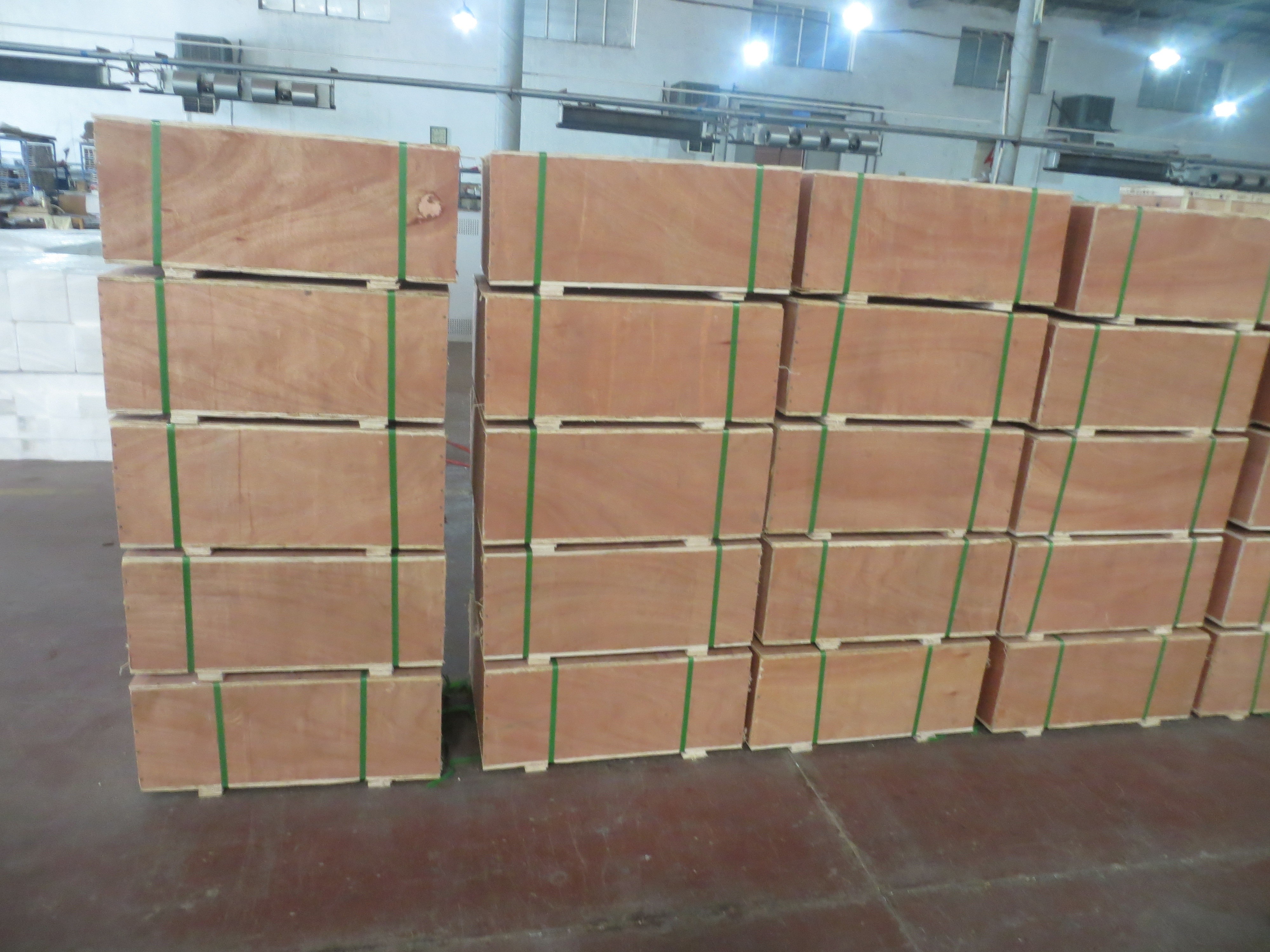 Lab calceamentum laminam stipare