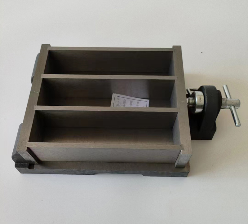 Steel trium cohors Cube FORMA 40X40X160