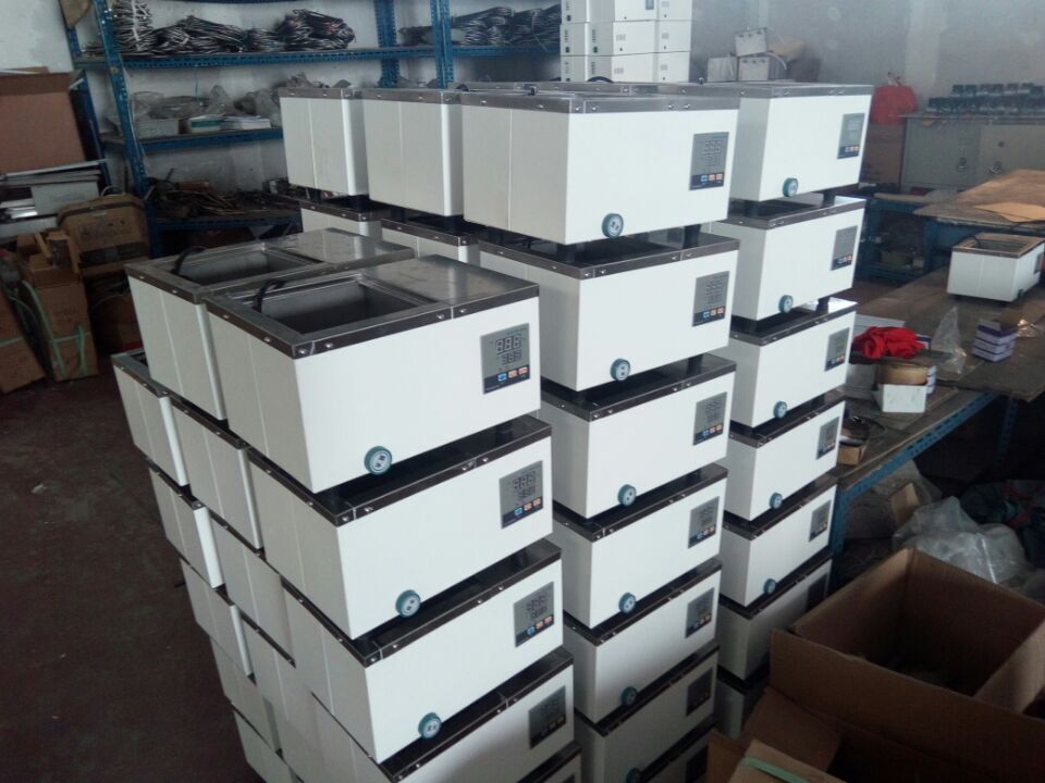 calefactio aqua balneum