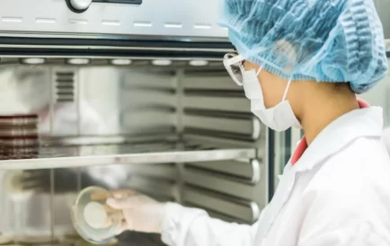 Laboratory incubators in biologicum experimenta